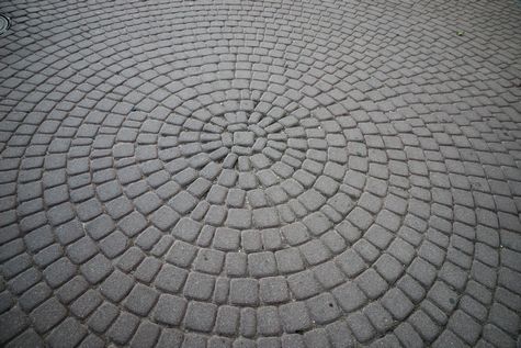 CÔNG TY TNHH NỘI THẤT TRƯỜNG PHÁT VIỆT NAM, Lát gạch sân vườn