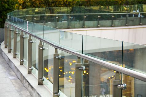 Cửa hàng sản xuất cửa nhôm xingfa HUY HOÀNG, Lan can kính cường lực