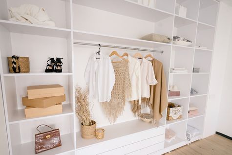 Công Ty Tnhh Thương Mại Dịch Vụ S Decor, Tủ quần áo