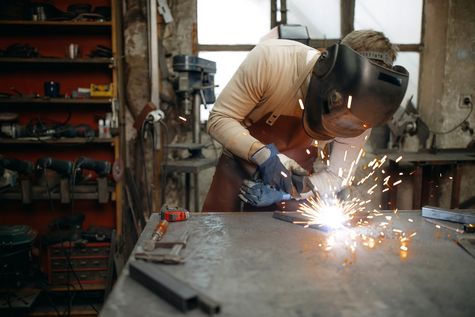 Công ty TNHH Tư Vấn Kiến Trúc - Xây Dựng Hưng Phát, Cắt CNC kim loại