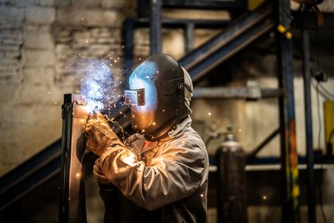 CÔNG TY TNHH THƯƠNG MẠI DỊCH VỤ XÂY DỰNG TPNY, Cắt CNC kim loại