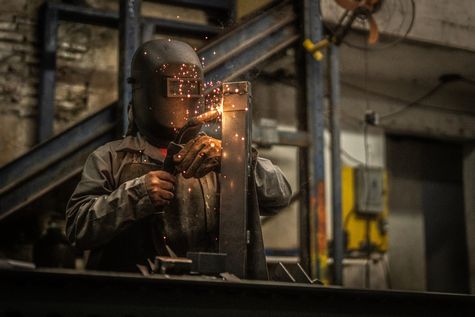 CÔNG TY CỔ PHẦN CƠ KHÍ HOA VIỆT, Cắt CNC kim loại