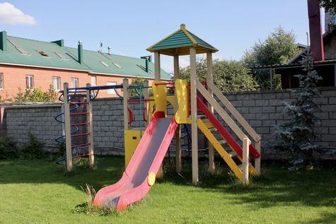 Công ty TNHH Tư Vấn Kiến Trúc - Xây Dựng Hưng Phát, Chòi gỗ nhựa ngoài trời