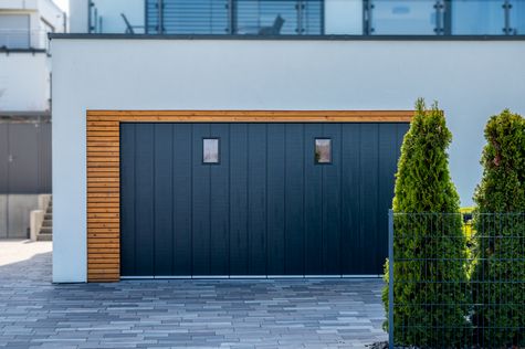 Công ty TNHH Tư Vấn Kiến Trúc - Xây Dựng Hưng Phát, Cửa nâng gara