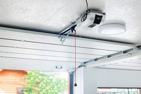 Công ty TNHH Kiến Trúc Xây Dựng Lê Nguyệt, Cửa nâng gara
