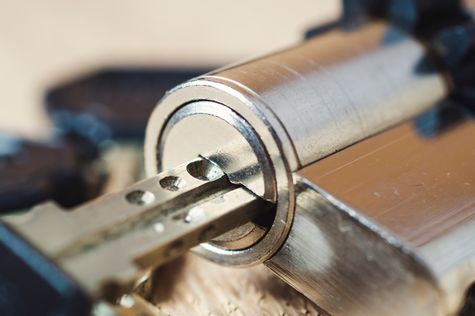 CÔNG TY TNHH TVDV THIẾT KẾ XÂY DỰNG GIA PHÚ, Sửa khóa tại nhà