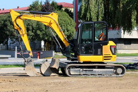 Công ty khoan cắt bê tông Toàn Đức, Cho thuê máy xúc