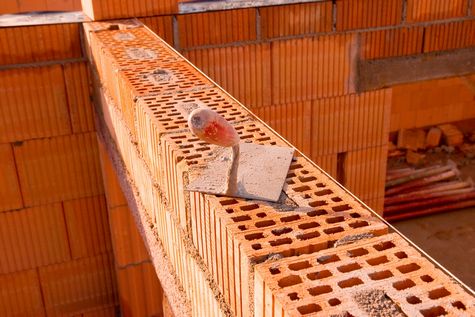 CÔNG TY TNHH ĐẦU TƯ VÀ XÂY DỰNG UDC, Lát gạch