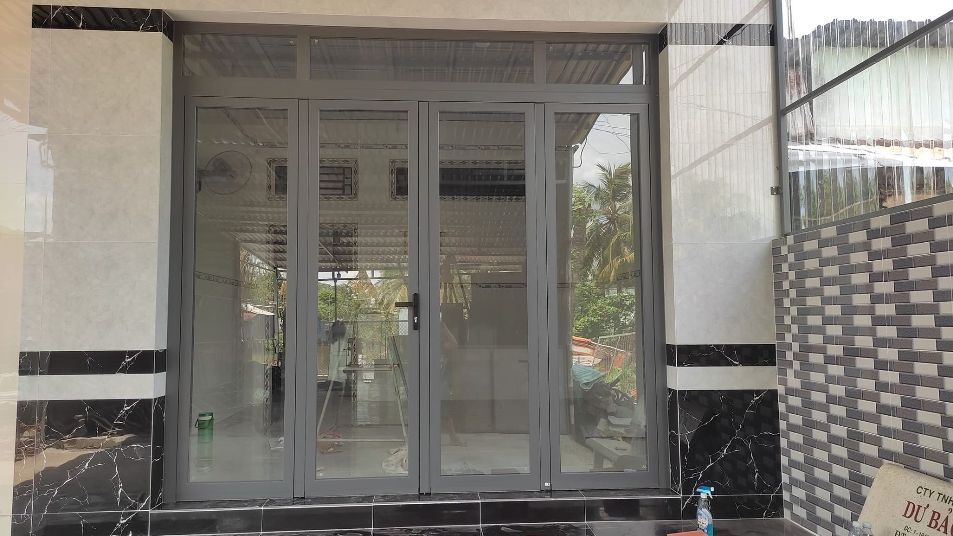 Thi công cửa nhôm kính 