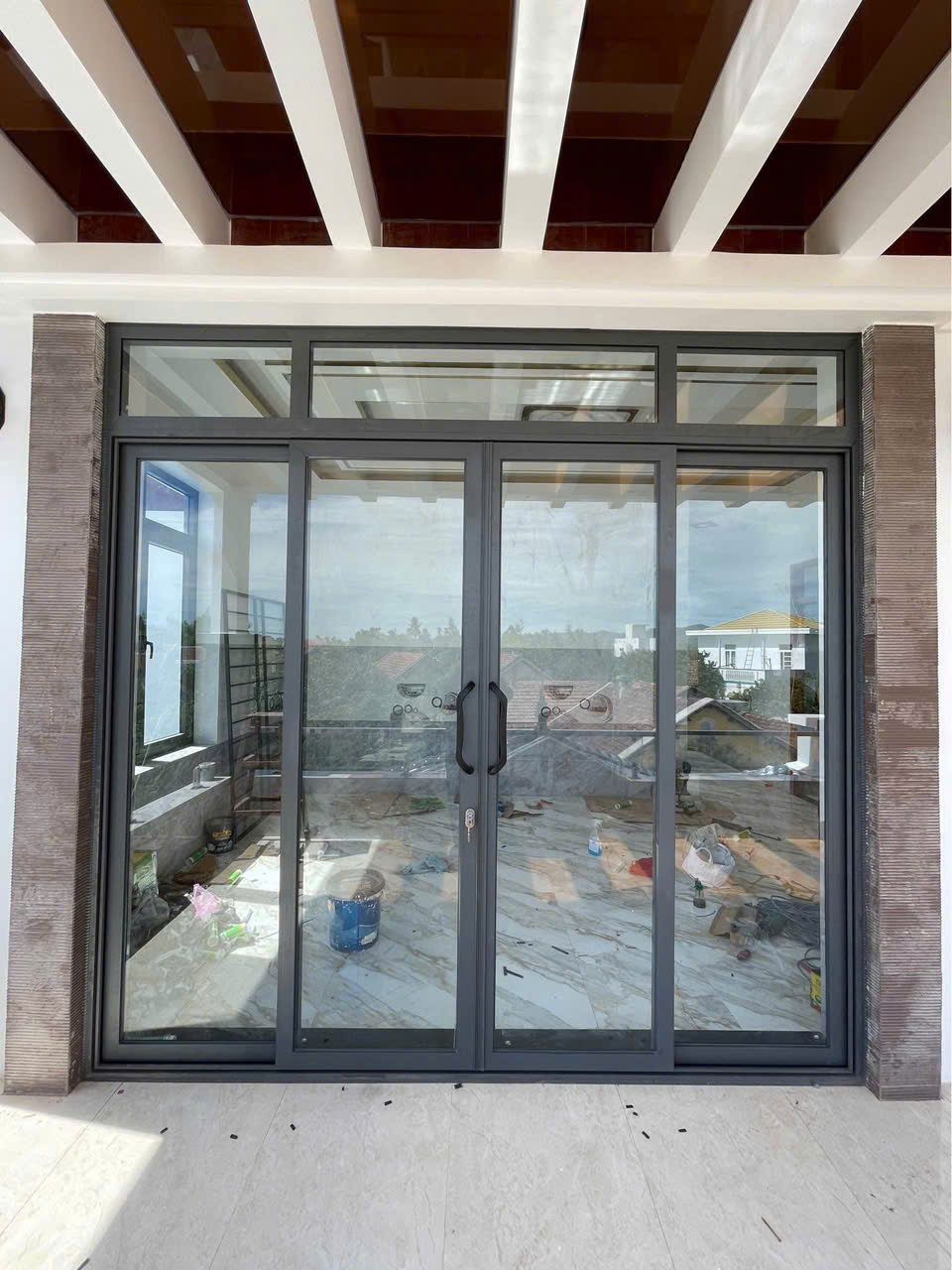Lắp cửa nhôm kính 