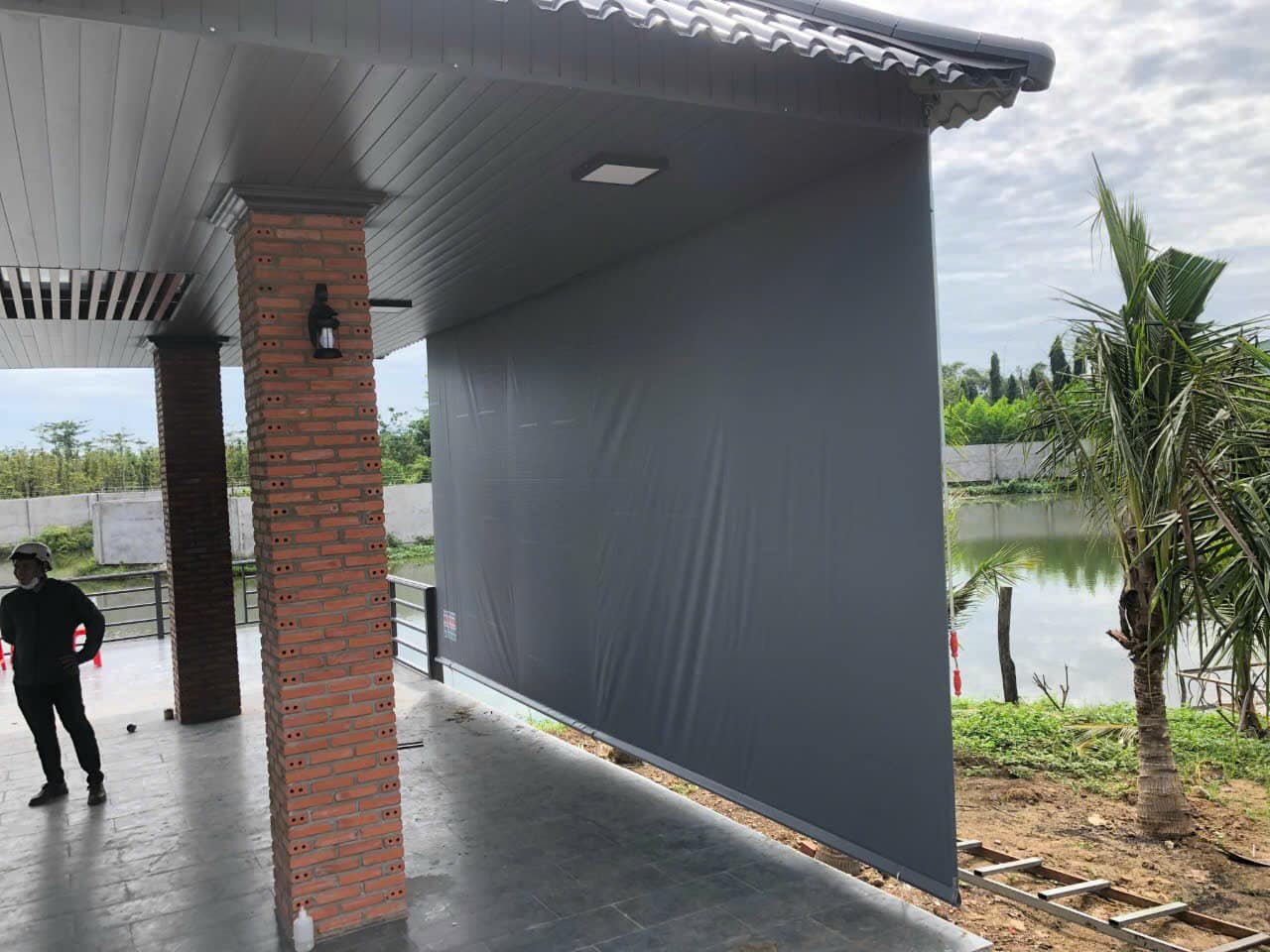 Lắp mái hiên bạt che 