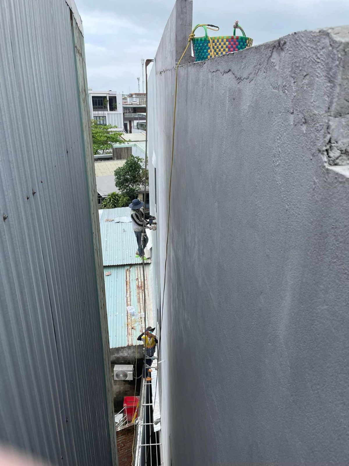 Thi công sơn chống thấm 