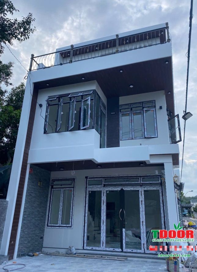 Hoàn thiện cửa nhôm kính