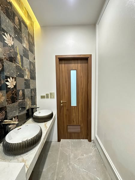 Lắp cửa gỗ 