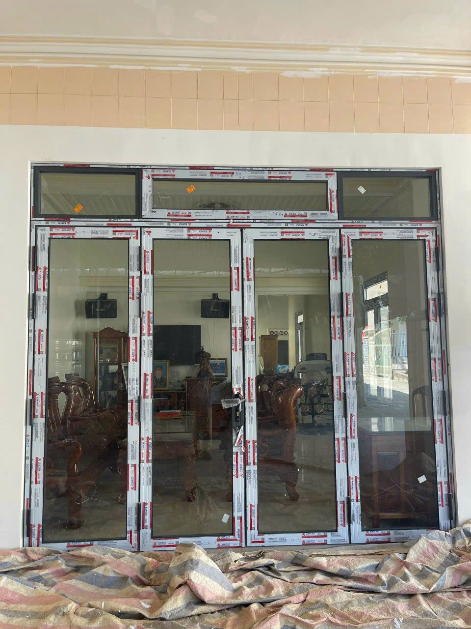 Lắp cửa nhôm xinga 