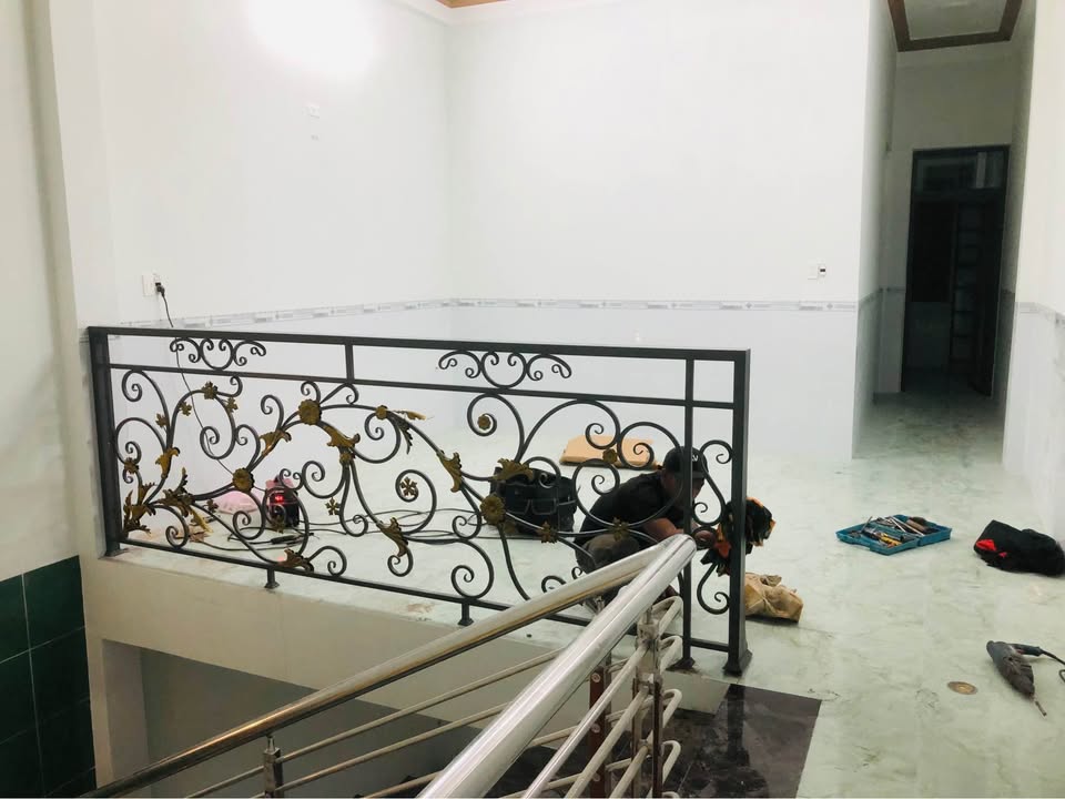 Lắp lan can sắt 