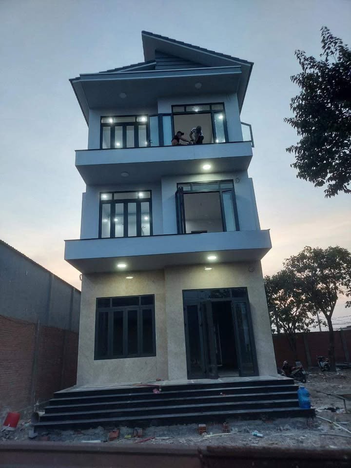 Thi công cửa nhôm xingfa 