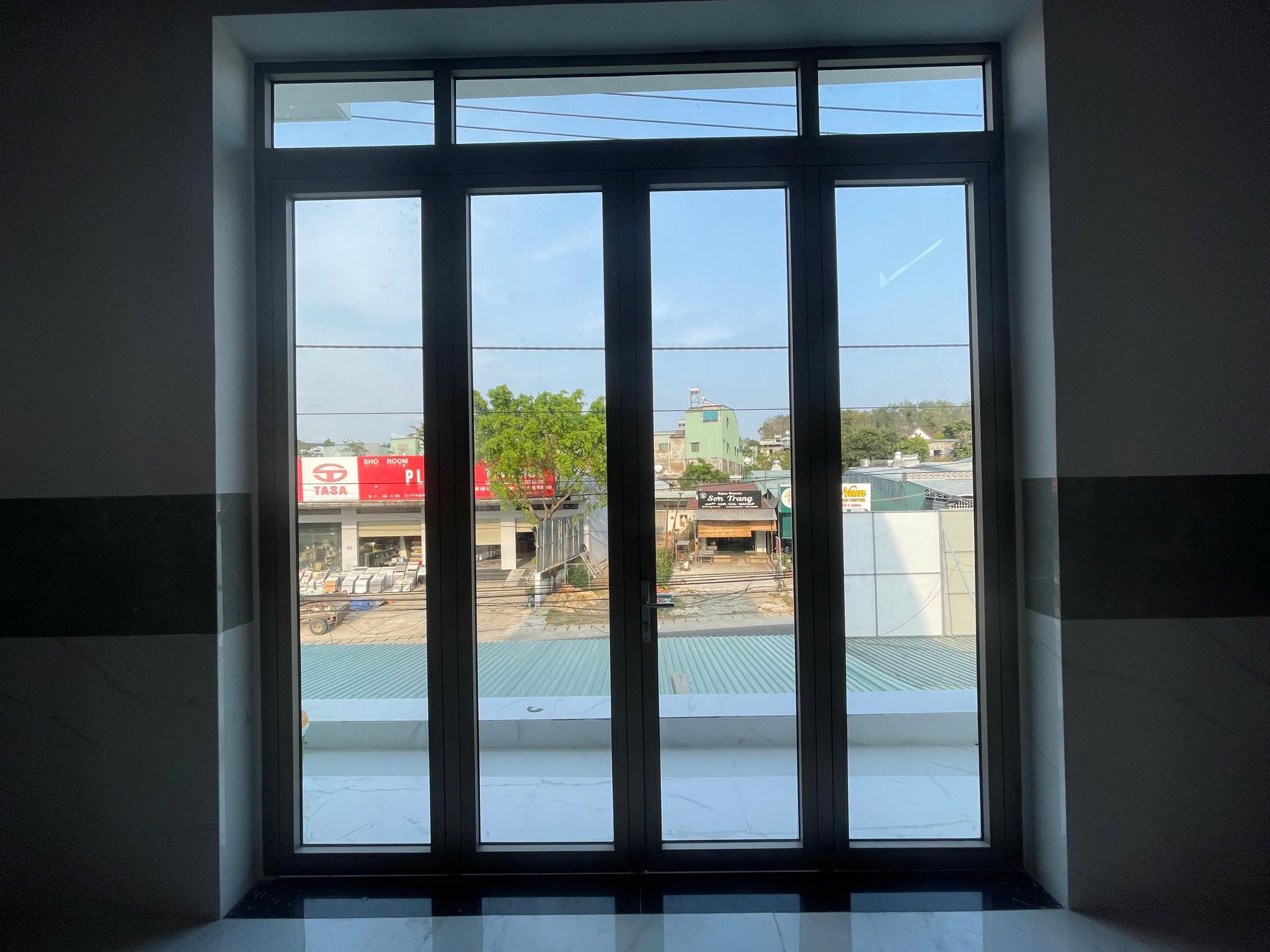Thi công cửa nhôm xingfa 