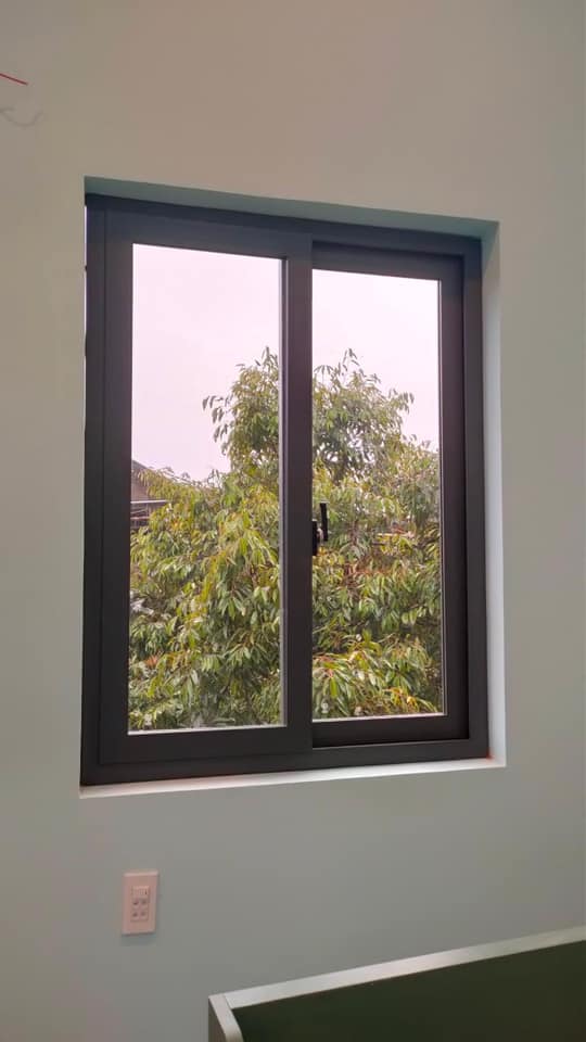 Thi công cửa sổ nhôm xingfa 