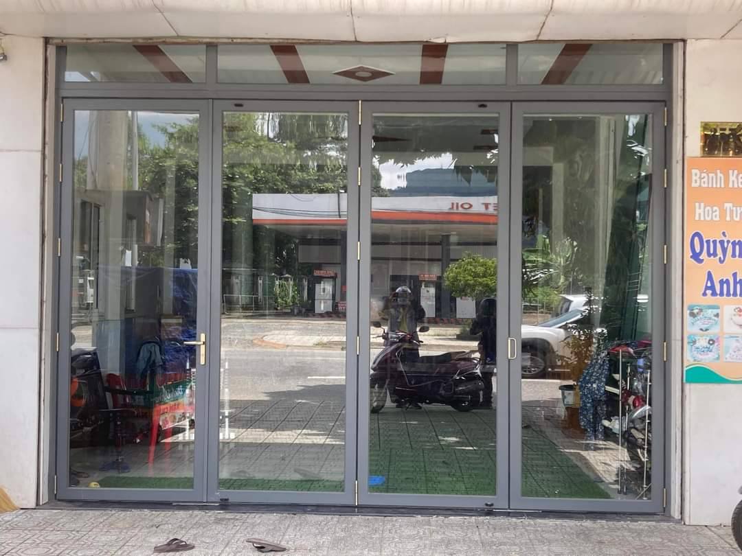 Thi công lắp đặt cửa nhôm xingfa 