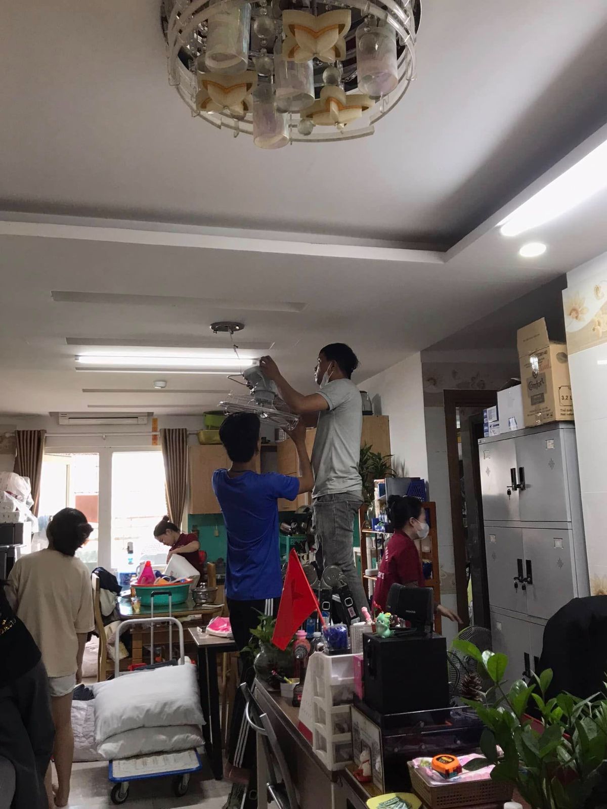 Thợ sửa điện 
