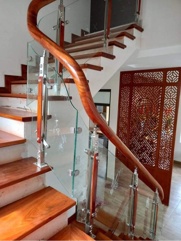  Thiết kế thi công cầu thang kính