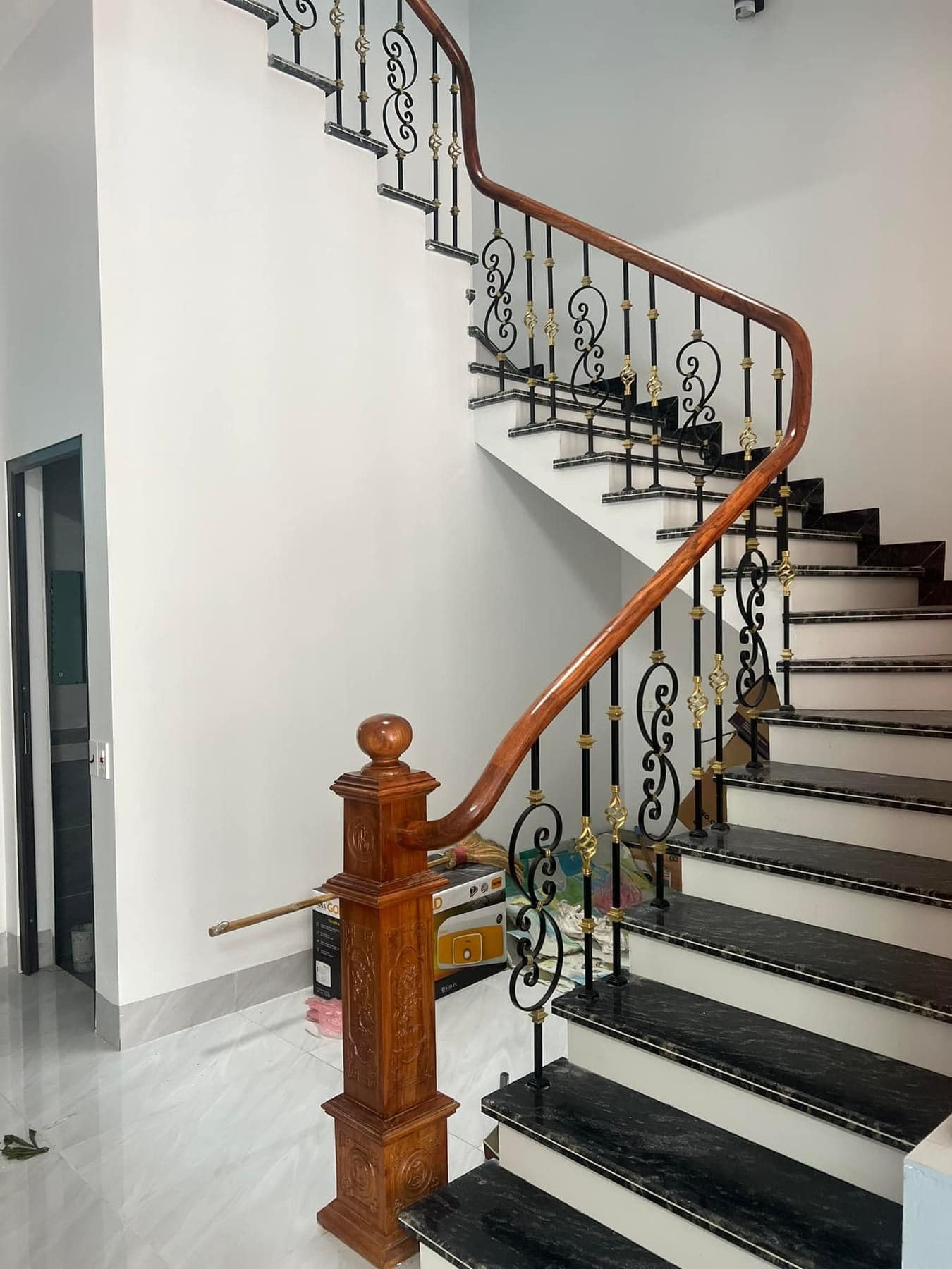 Cầu thang sắt mỹ thuật