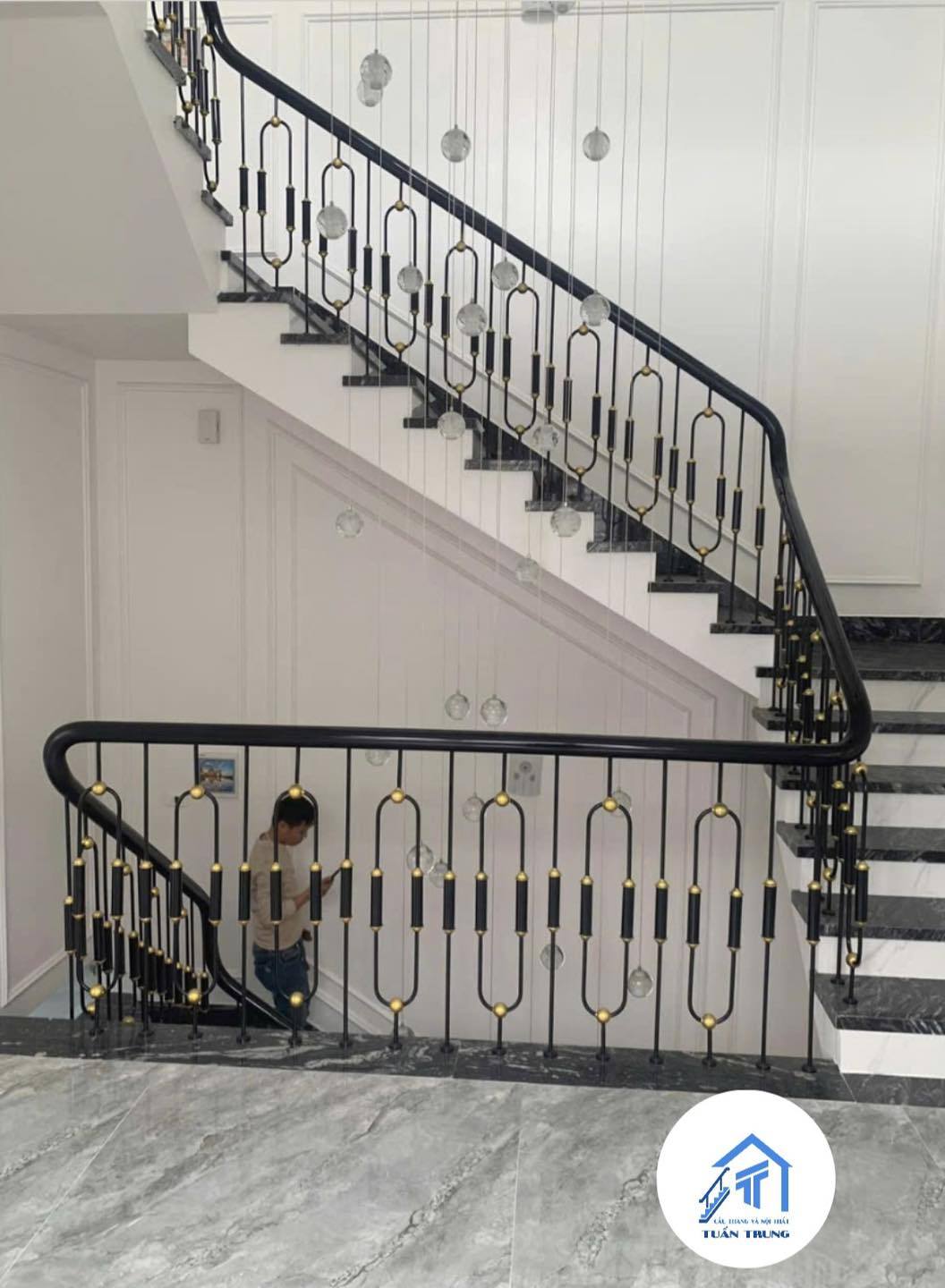 Thi công cầu thang sắt 