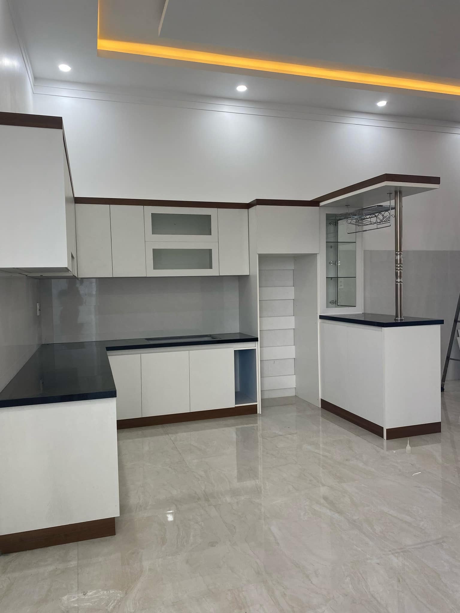 Thi công tủ bếp