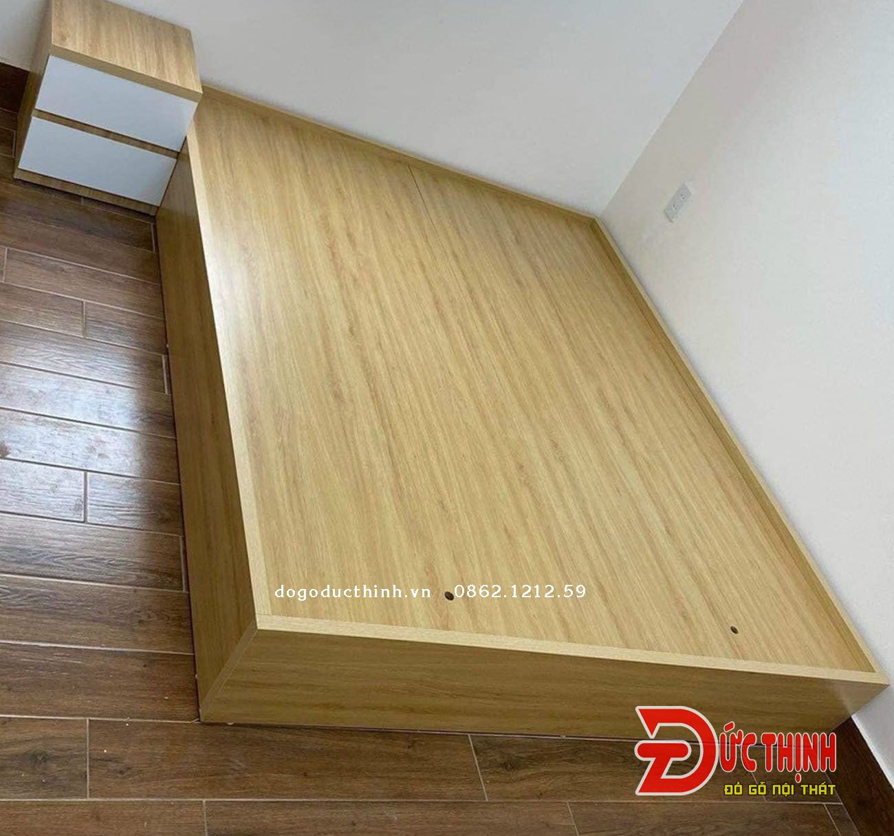 Giường ngủ kiểu Nhật 4 vai bằng nhau 2m2 1m8 1m6 1m2