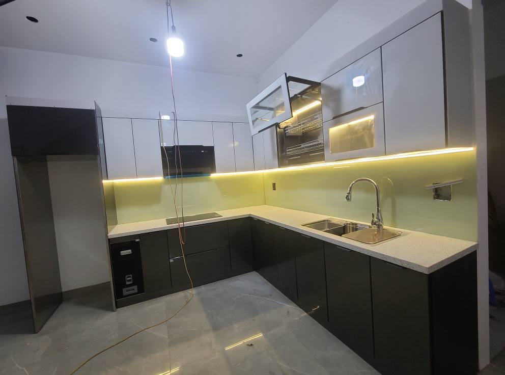 Thi công tủ bếp hiện đại