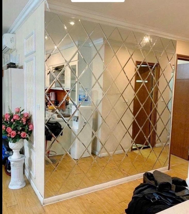 Thiết kế gương kính ốp tường