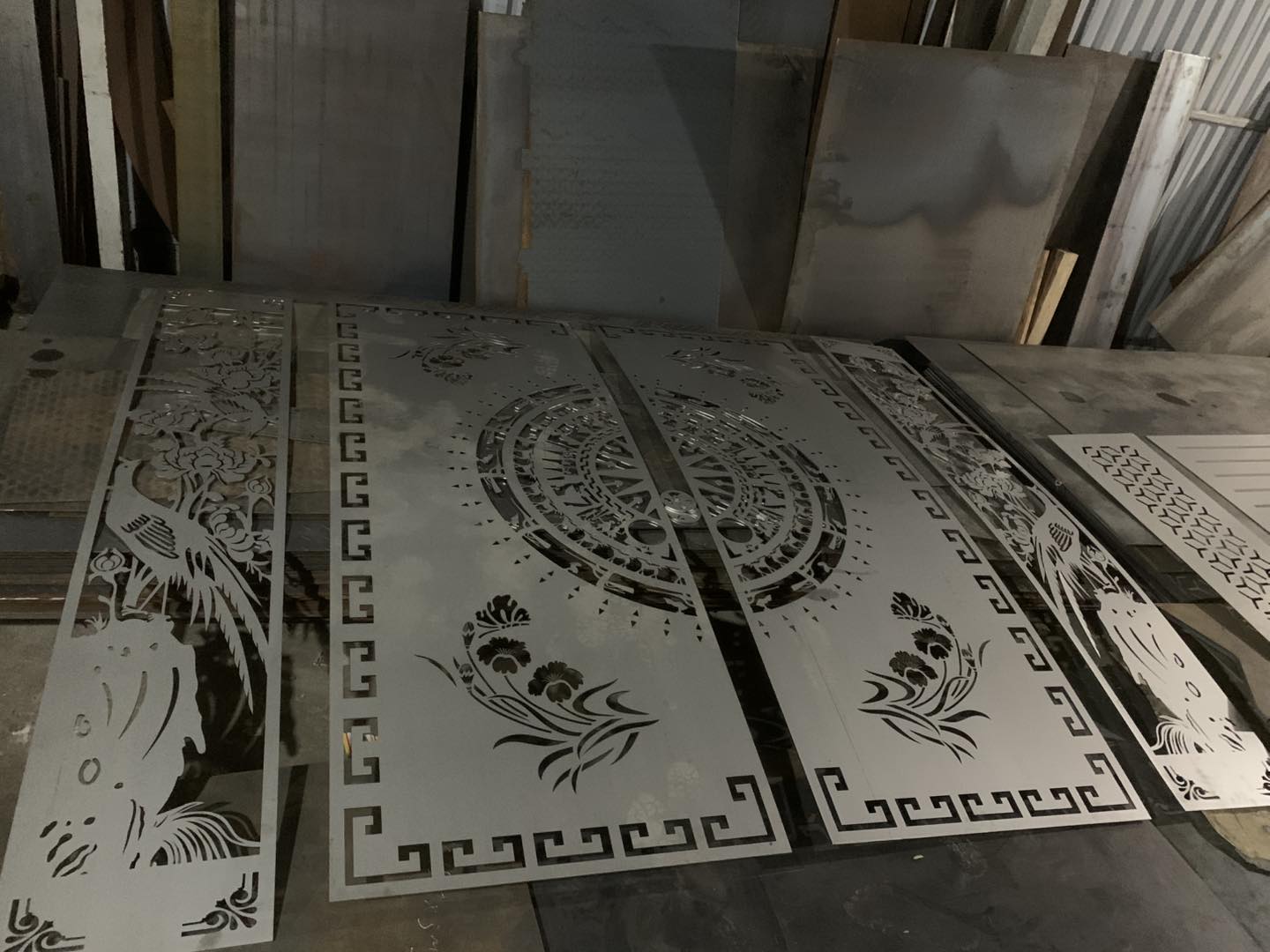 Cắt cnc hoa văn cho cửa cổng