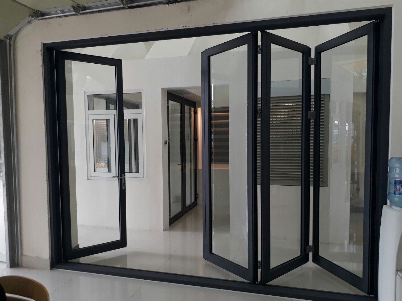 Thi công lắp đặt cửa nhôm 