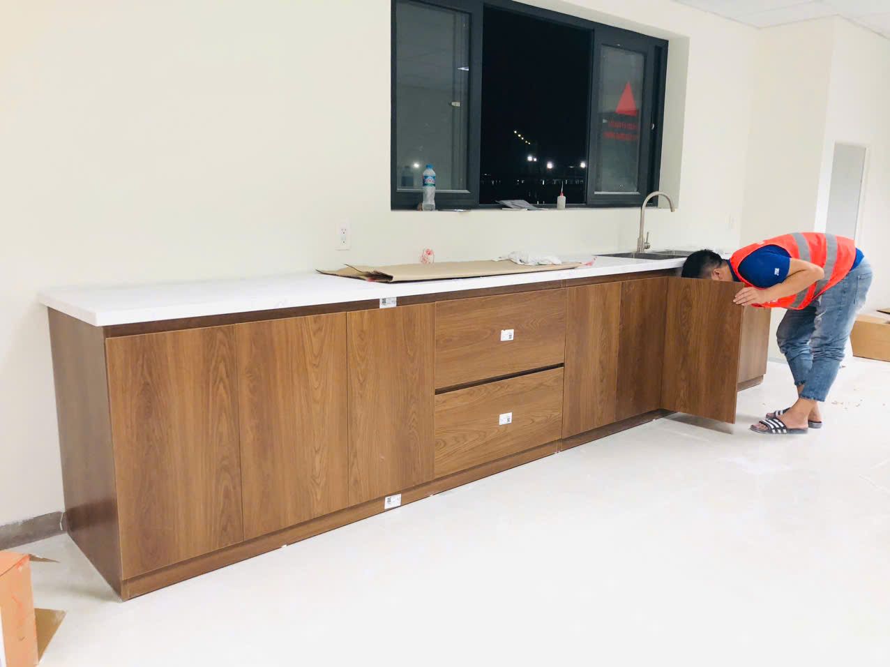 Hoàn thiện sửa tủ  kệ cho gia đình