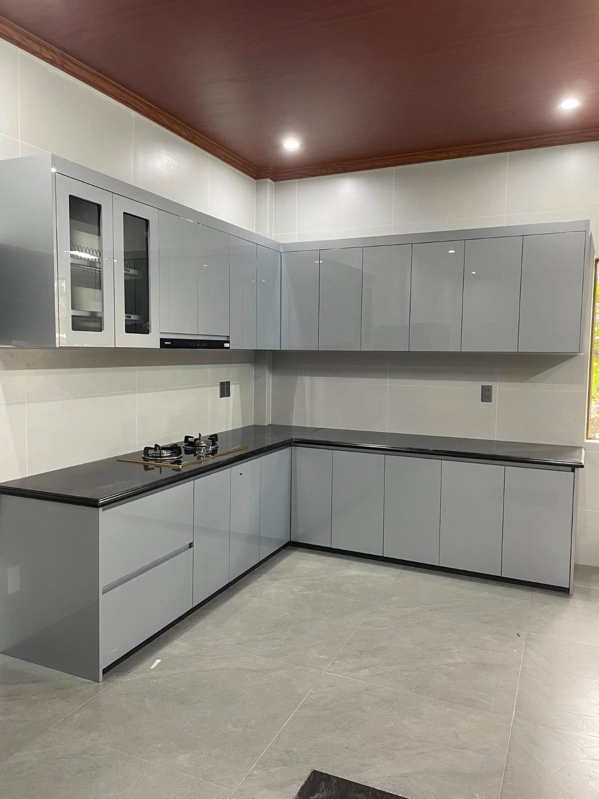 Hoàn thiện tủ bếp hiện đại