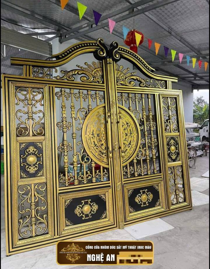 Hoàn thiện cửa nhôm đúc 