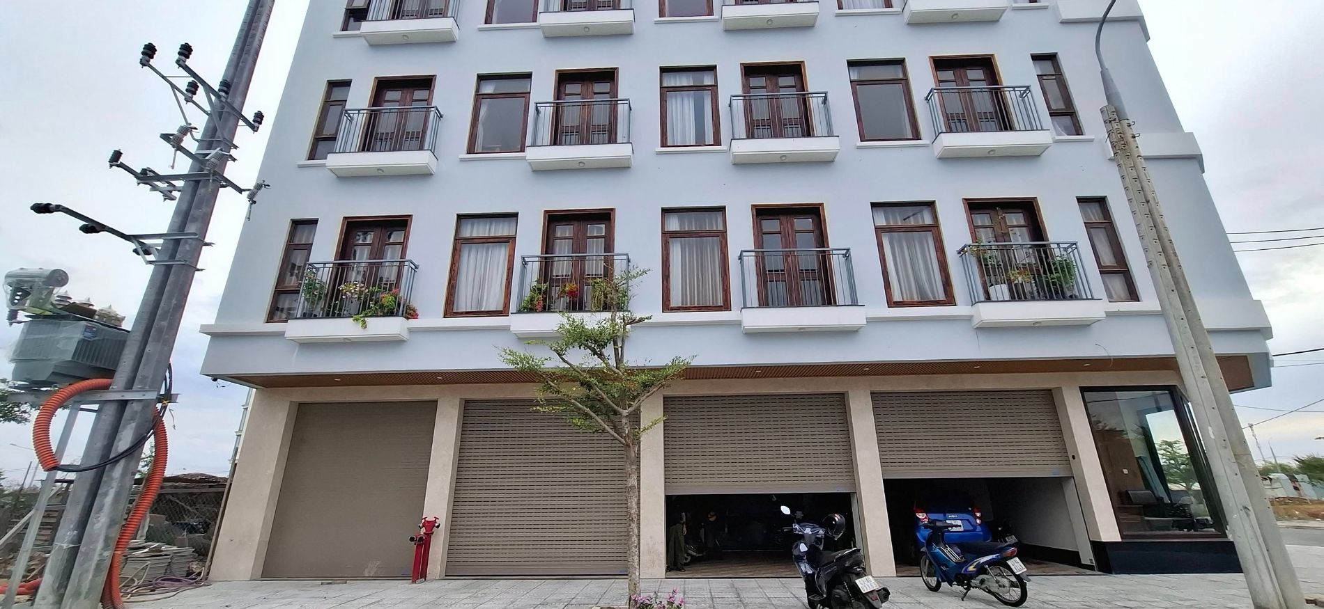 Hoàn thiện cửa cuốn 