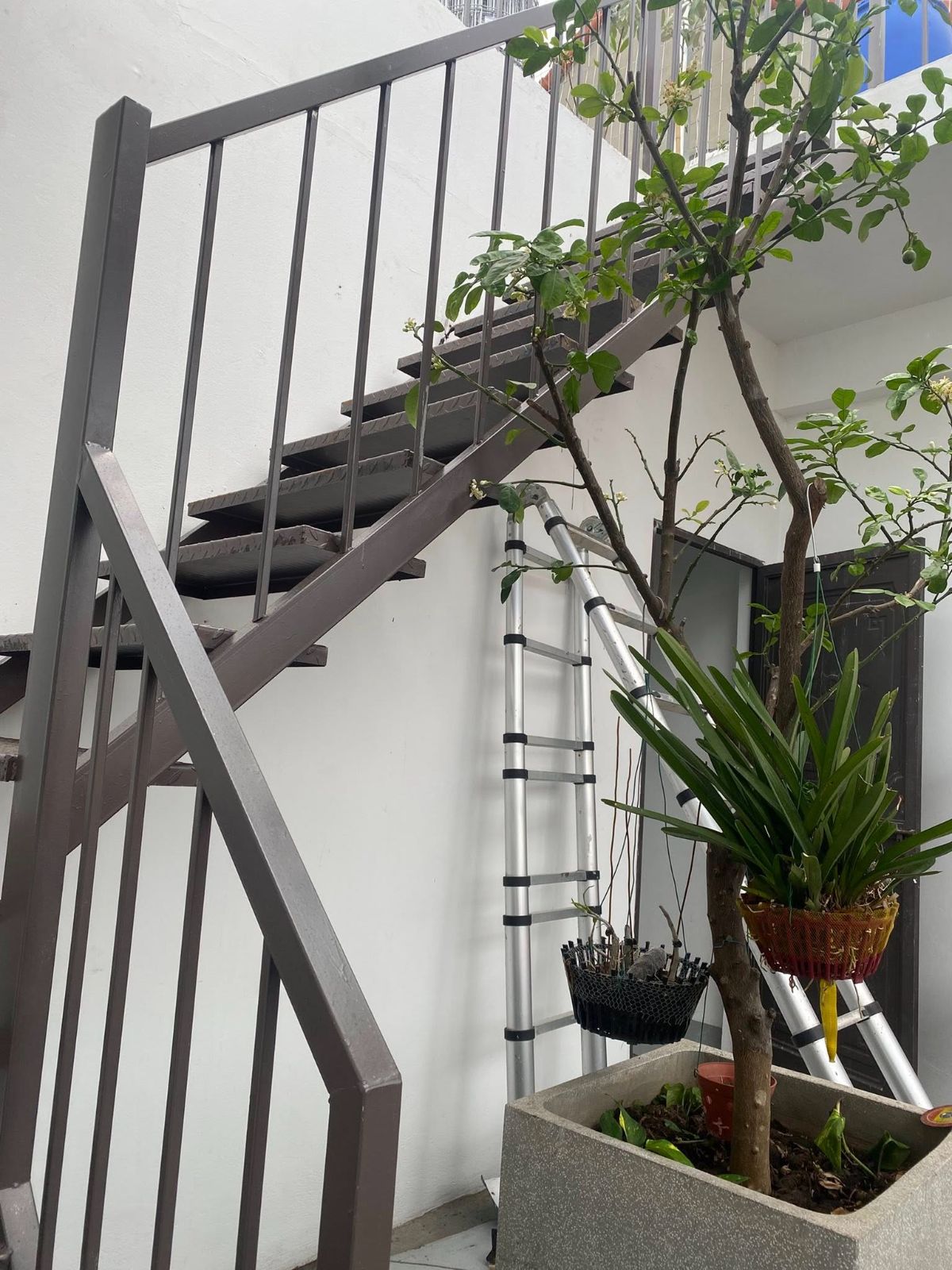 Thi công cầu thang sắt