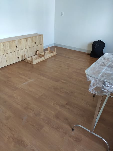  sàn nhựa dán keo cho trường mầm non 