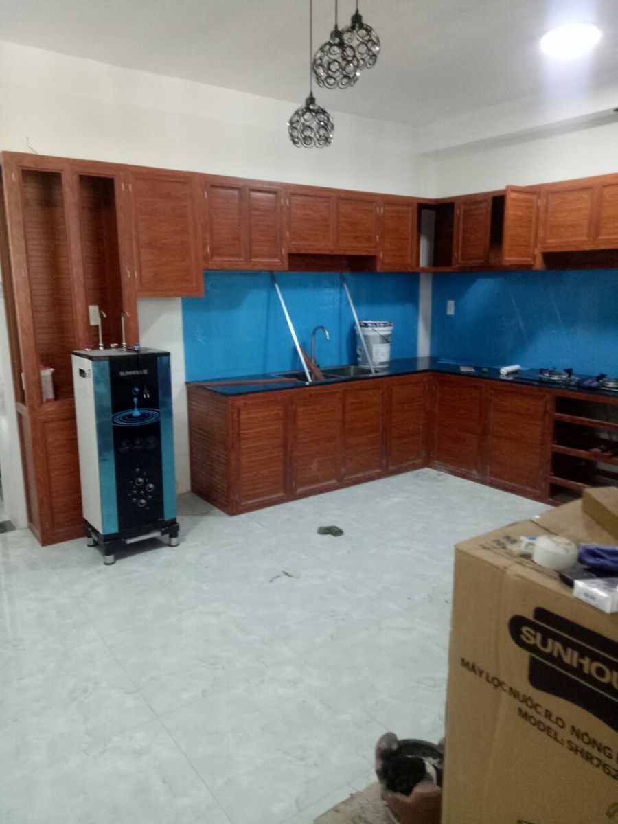 Tủ bếp nhôm ốp kính