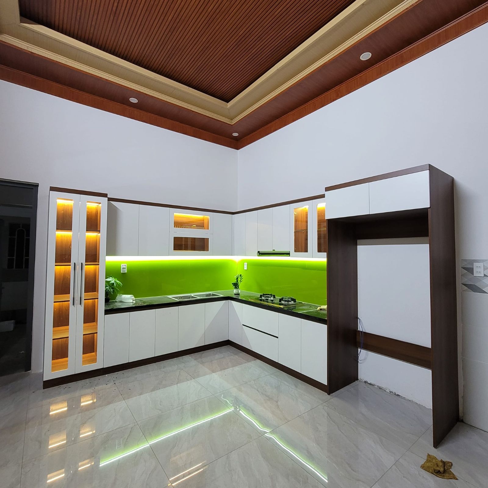 Thi công tủ bếp 