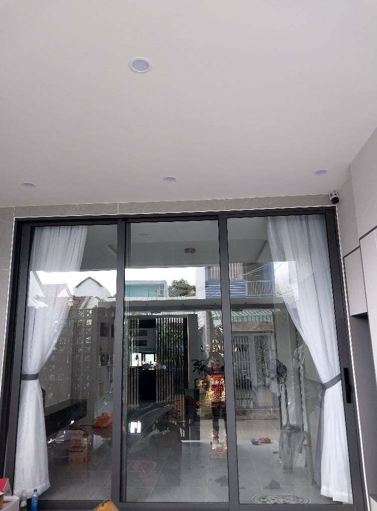 Lắp cửa nhôm kính 