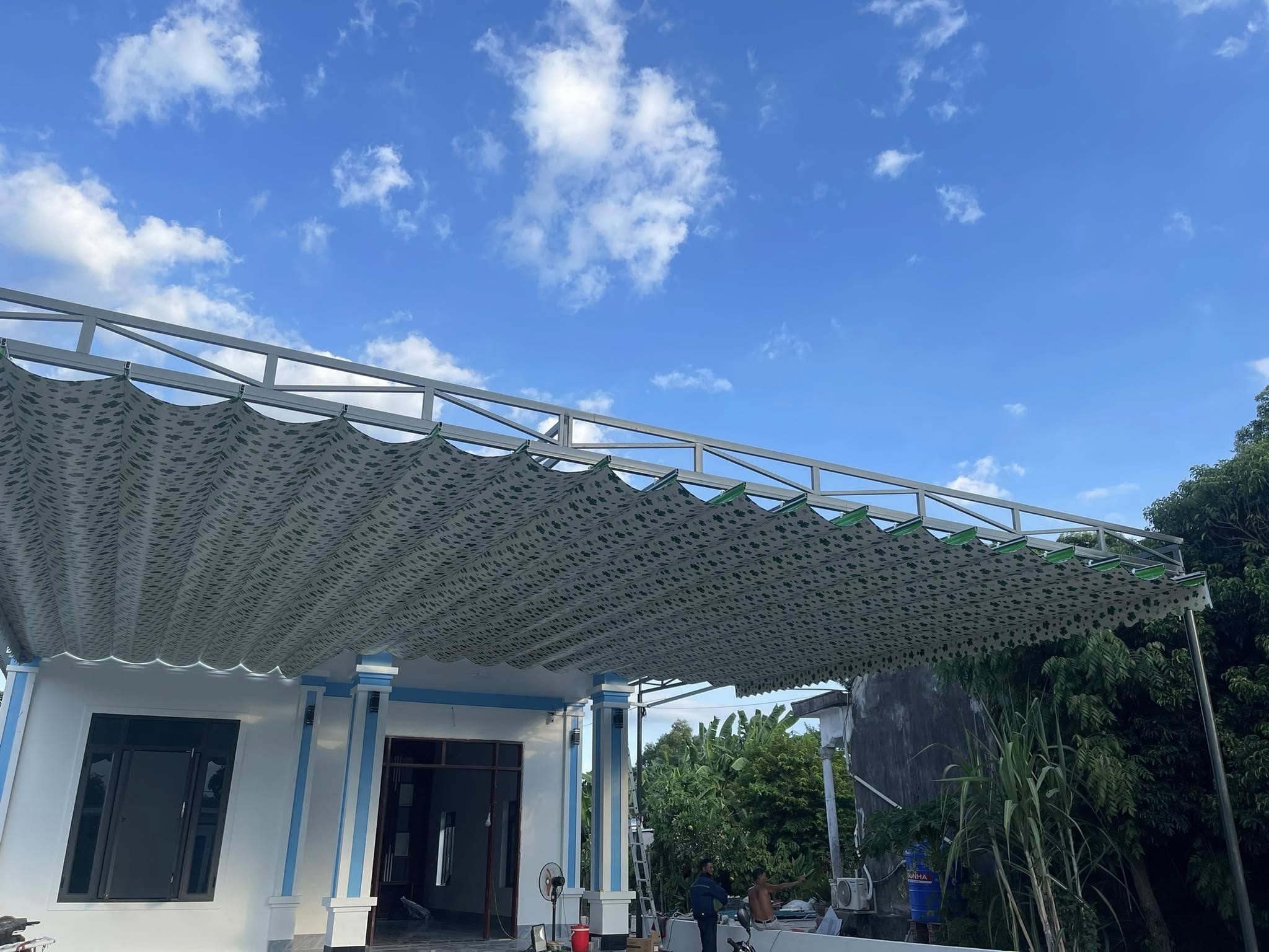 Mái che lượn sóng