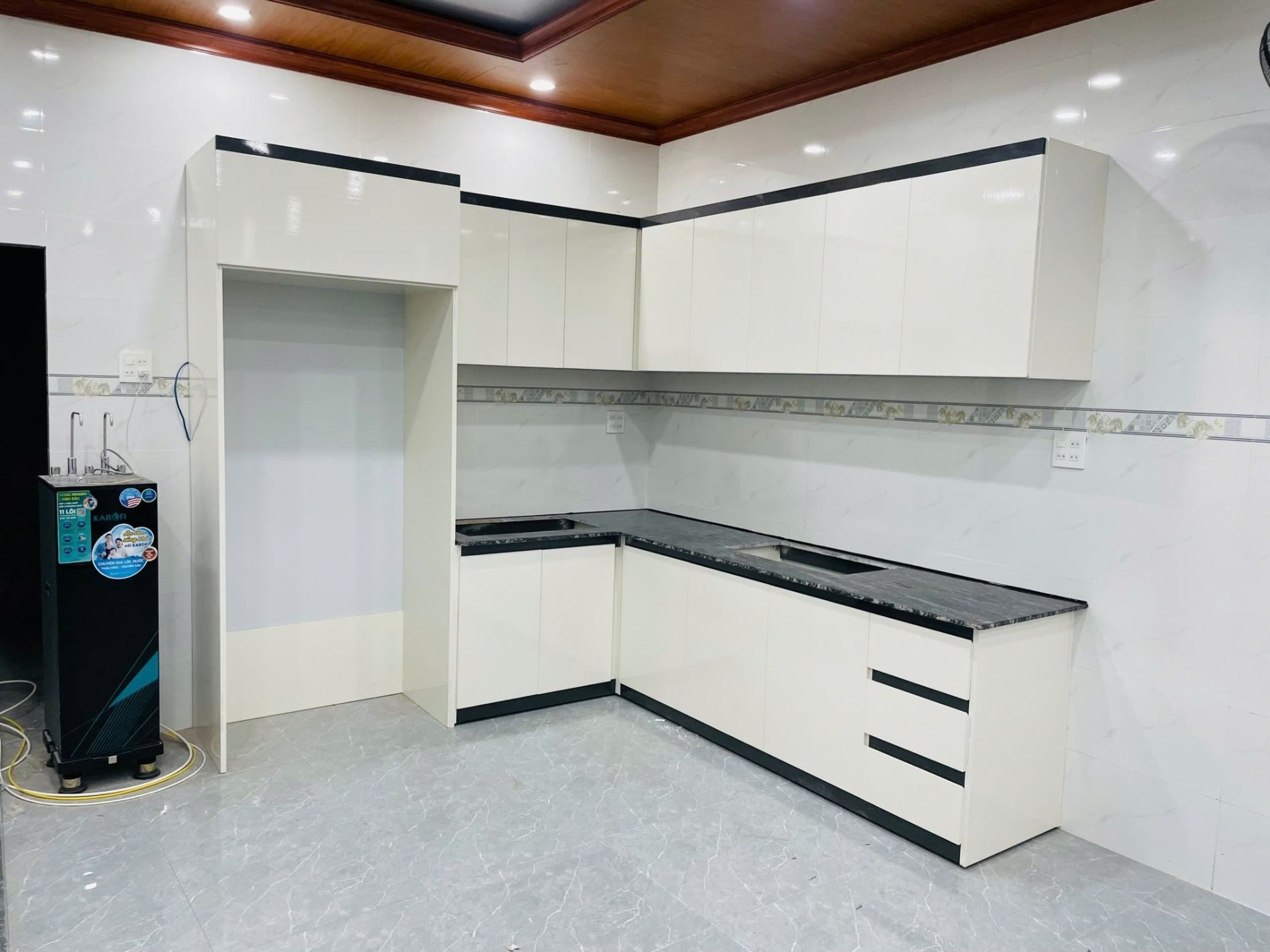 Thi công lắp đặt tủ bếp hiện đại 