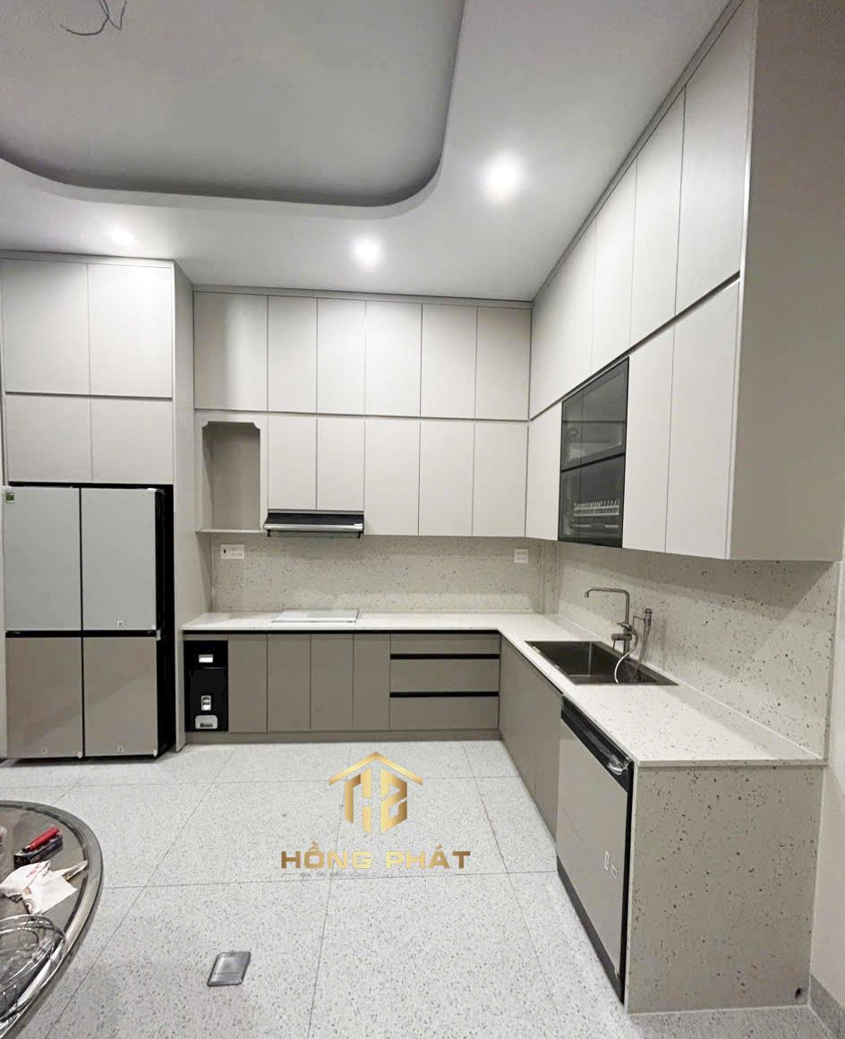Hoàn thiện tủ bếp chữ L hiện đại