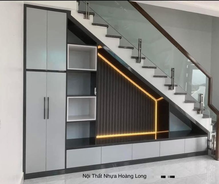 Thiết kế kệ tivi dưới cầu thang 