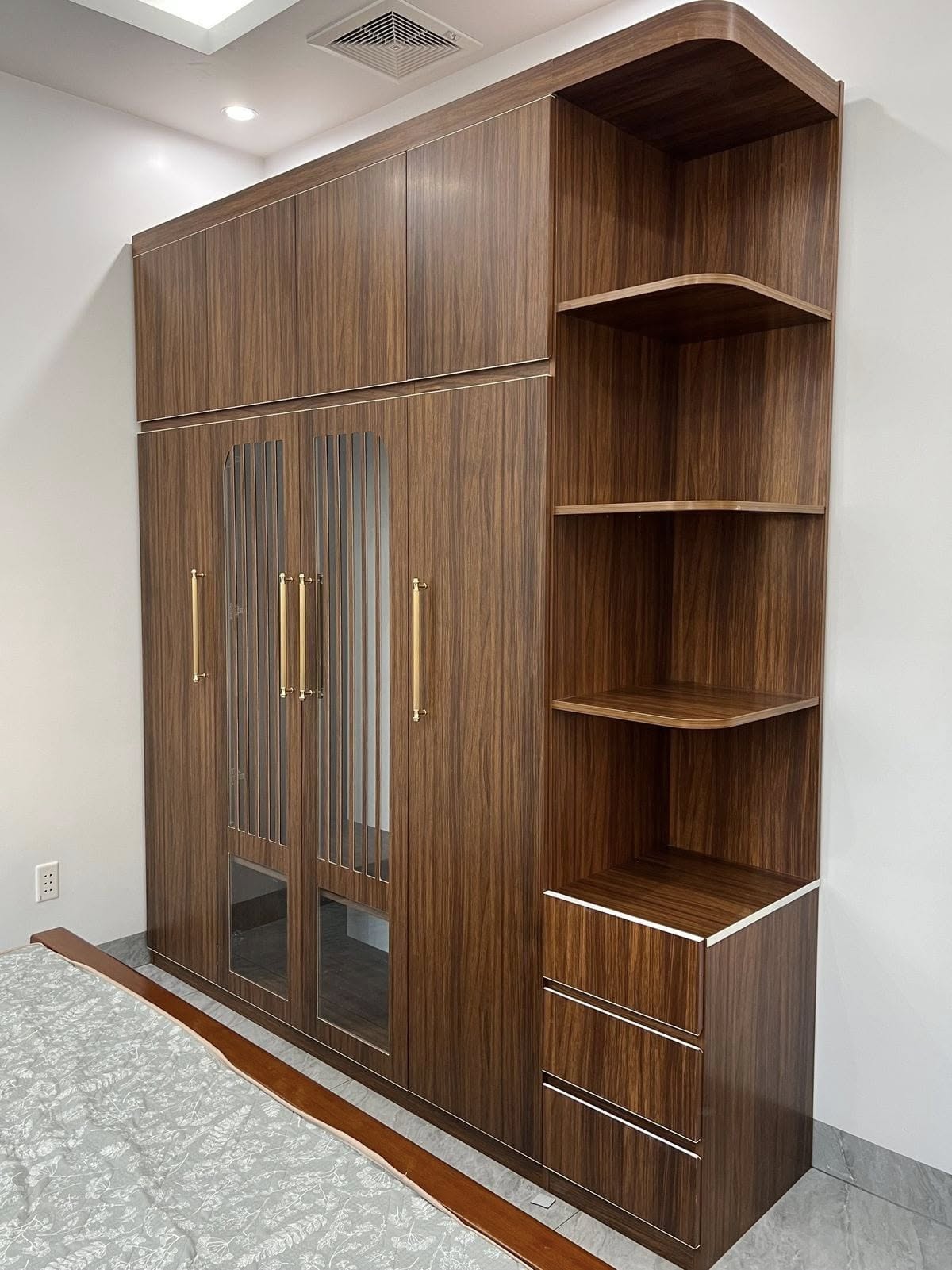 Hoàn thiện tủ quần áo 