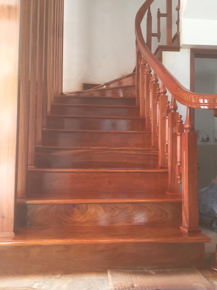 Dịch vụ sơn cầu thang gỗ 