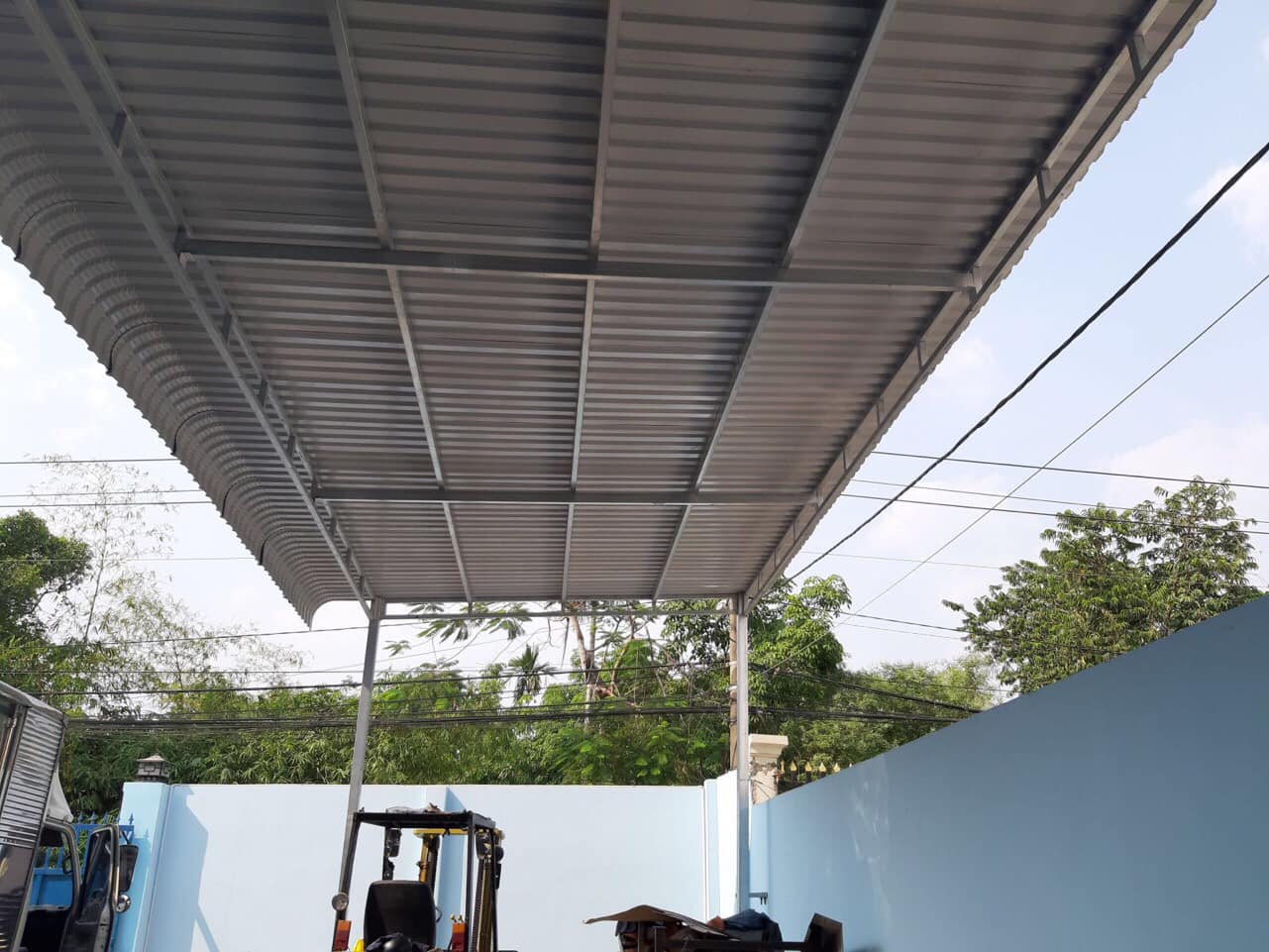 Thi công lợp mái tôn 